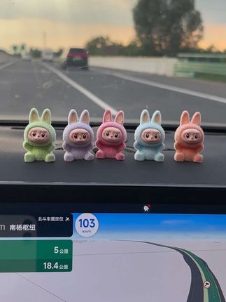 开车带拉布布兜风,它比男朋友还会撒娇!,#车载搭子 #汽车摆件 #车载摆件 #汽车装饰摆件 #拉布布