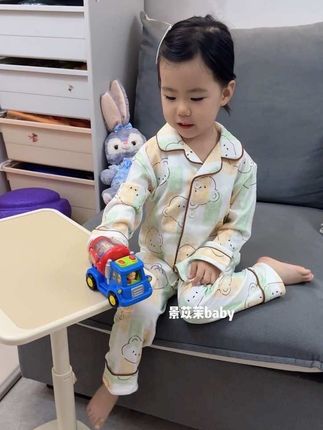 成为妈妈后我才懂,孩子就像种花,急不来,只能按时浇水按时施肥,等长大了些,再拿个架子扶一下,慢慢的,它就会开出花来#我的女儿 #只要她开心就好 #家居服套装 #睡衣控