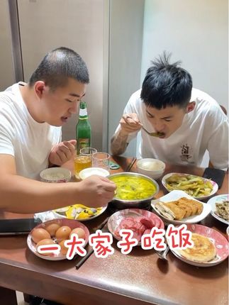 我们全家都爱吃鱼,但是又怕被鱼刺卡到,所以家里常备这个天海藏家的懒人版酸菜鱼,它的鱼肉都是提前去骨的,买回去只需要简单加热一下就可以了,特别方便。而且它里面搭配的酸菜也特别下饭,每次做这个菜的时候,我家孩子都能吃上好几碗大米饭,真的是太香了!#好吃到停不下来 #妈呀太香了