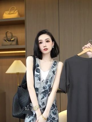 欧颍昇洋气时髦气质白T恤拉链2025夏季新款女装印花连衣裙子#高级感穿搭 #穿搭 #连衣裙 #轻奢女装 #谁穿谁好看