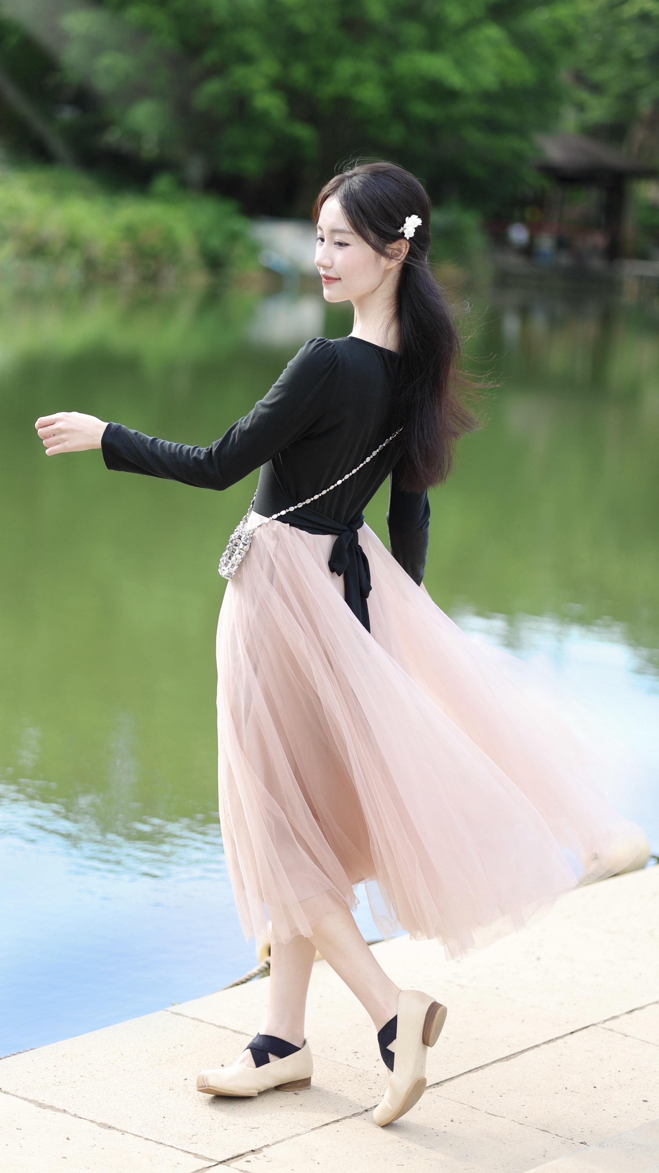 💗🖤解锁芭蕾风~#早秋穿搭 #芭蕾风穿搭 #黑粉配色 #拍照#ootd穿搭