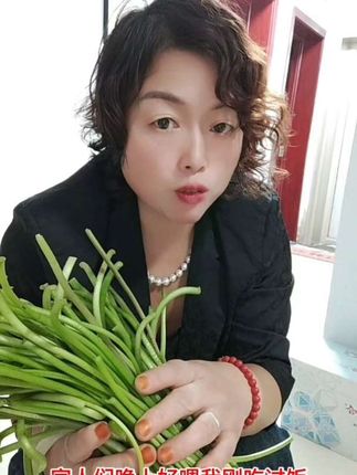 生活就是如此简单,每天吃好喝好身体健康就是最幸福的事。