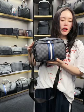 #好物推荐🔥 #包包推荐 #简约大气 #男士斜挎包