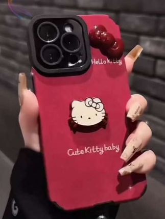 宝子们,酒红 KT 手机壳,可爱 KT 立体贴件搭配精致黑珠手链日常超搭~#仙女必备#这个手机壳真的长在我心巴上了#这也太好看了#在抖音入手的好东西#3c好物推荐