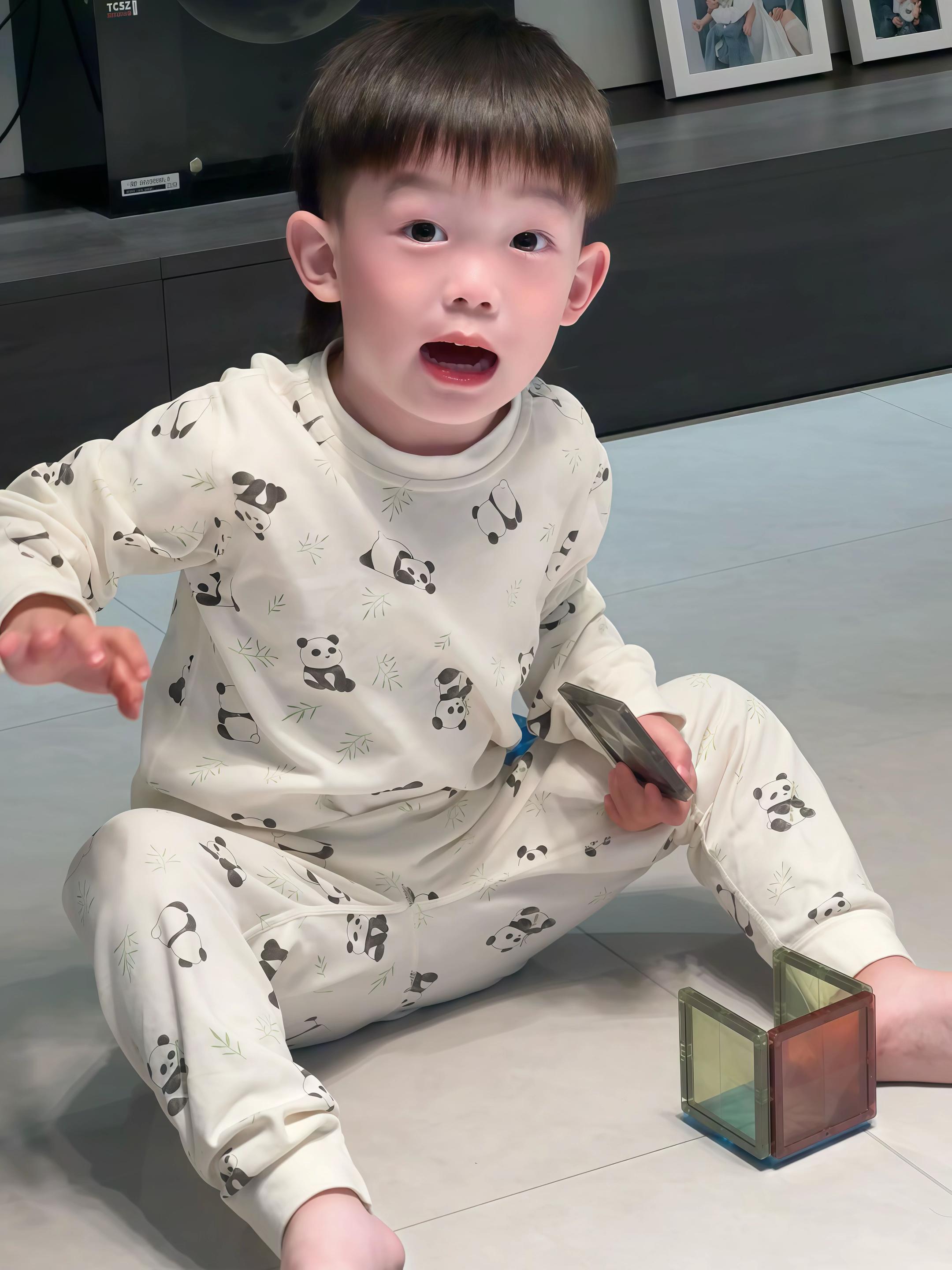 现在别人问我 一个人怎么带大孩子的我终于可以胡说八道 说孩子是一眨眼长大的了中间的苦 我是一点也不想说. #宝妈情感共鸣#我的男孩 #全职妈妈#儿童家居服#高品质童装