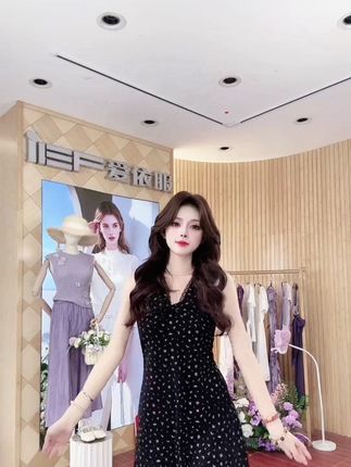 IEF/爱依服2025夏新款背心连衣裙气质淑女法式优质气质中长款裙子#夏季穿搭 #气质连衣裙 #出游穿搭 #显瘦连衣裙 #爱依服女装