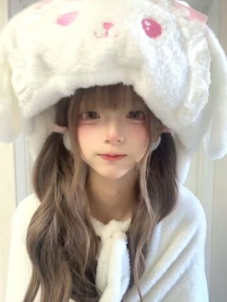 有了这个毛毯我要当宅女了(,,>᎑<,,) #鸽子神 #鸽子摇 #柴呼呼兔熊毛毯 #卡点舞