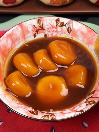 以后想吃湖南特产#糖油粑粑 了,可以不用来长沙,在家就可以吃上,软软糯糯的裹满了糖浆#强烈推荐 #美食 #家乡特产