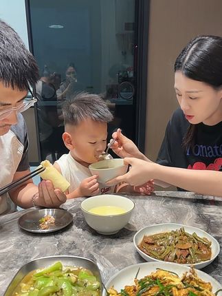 小米粥香味浓郁 味道甜美 口感软糯 米油浓厚#拾兄弟 #敖汉黄小米