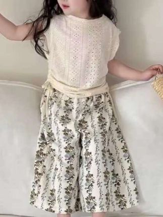 #夏日穿搭小心机 女童夏季新款无袖背心碎花裤子套装洋气薄款韩版透气两件套#短袖 #碎花裤 #舒适透气 #女宝穿搭