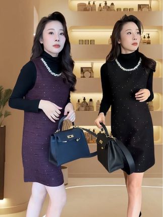 时尚洋气小香套裙女秋季百搭显瘦打底衫重工镶钻设计背心裙两件套#优雅气质 #精致穿搭 #遮肉显瘦穿搭 #时尚减龄穿搭 #早秋穿搭三分钟出门不是梦