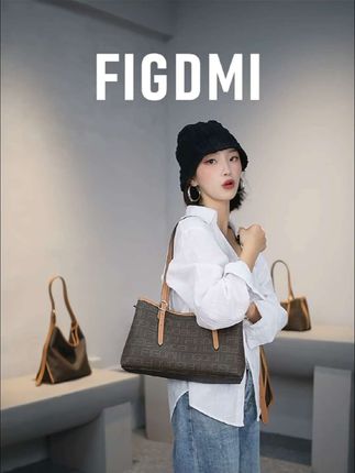 背上整个气质拉满的托特包,春夏手提腋下优雅气质,秋冬单肩斜挎休闲方便#时髦精 #单肩包 #新款包包 #法棍 #托特包