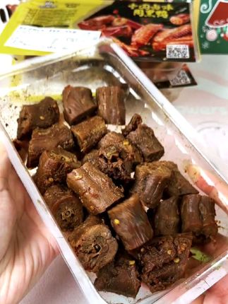 135g 鸭脖 x 2 和 150g 鸭锁骨 x 1 盒装等您选#盒装便携