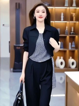 #秋冬穿搭新鲜感在线 #早秋穿搭三分钟出门不是梦 #秋季微胖穿搭测评 #初秋一周不重样穿搭 #秋季不露腿穿搭