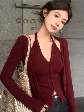 女士假两件内搭 挂脖V领吊带设计感假两件上衣,秋冬内搭辣妹独特小众气质打底开衫,#时尚穿搭 #时尚气质穿搭 #女士内搭 #打底开衫 #谁穿谁好看