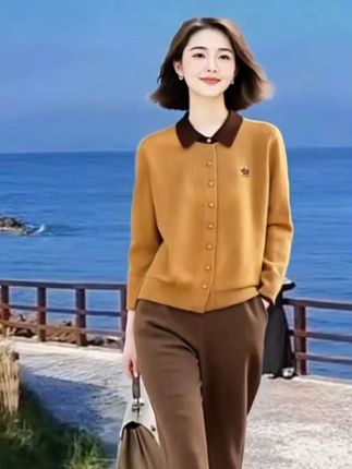 韩版简约女装通勤设计感春秋#洋气减龄 #时尚百搭 翻领针织衫搭直筒裤#两件套装