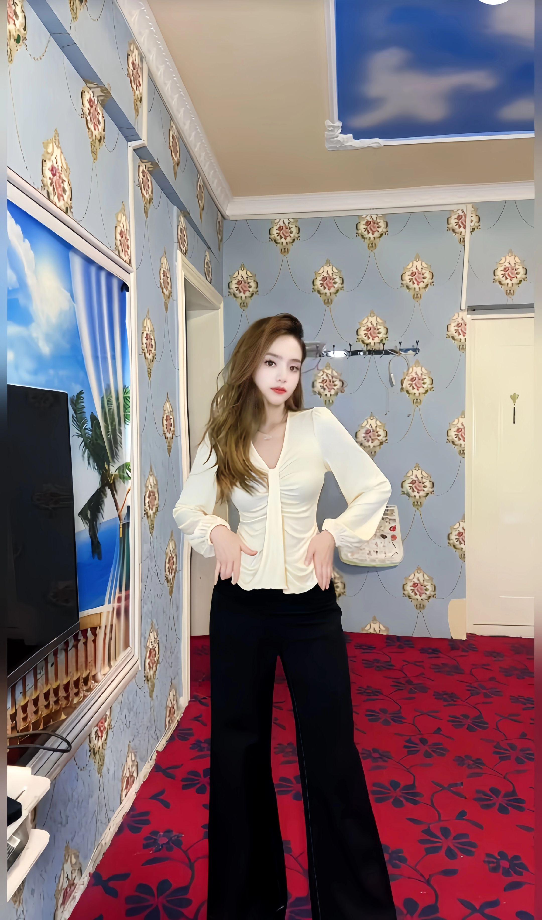小众温柔纯欲上衣#春秋穿搭 #优雅气质 #女人味穿搭#上衣