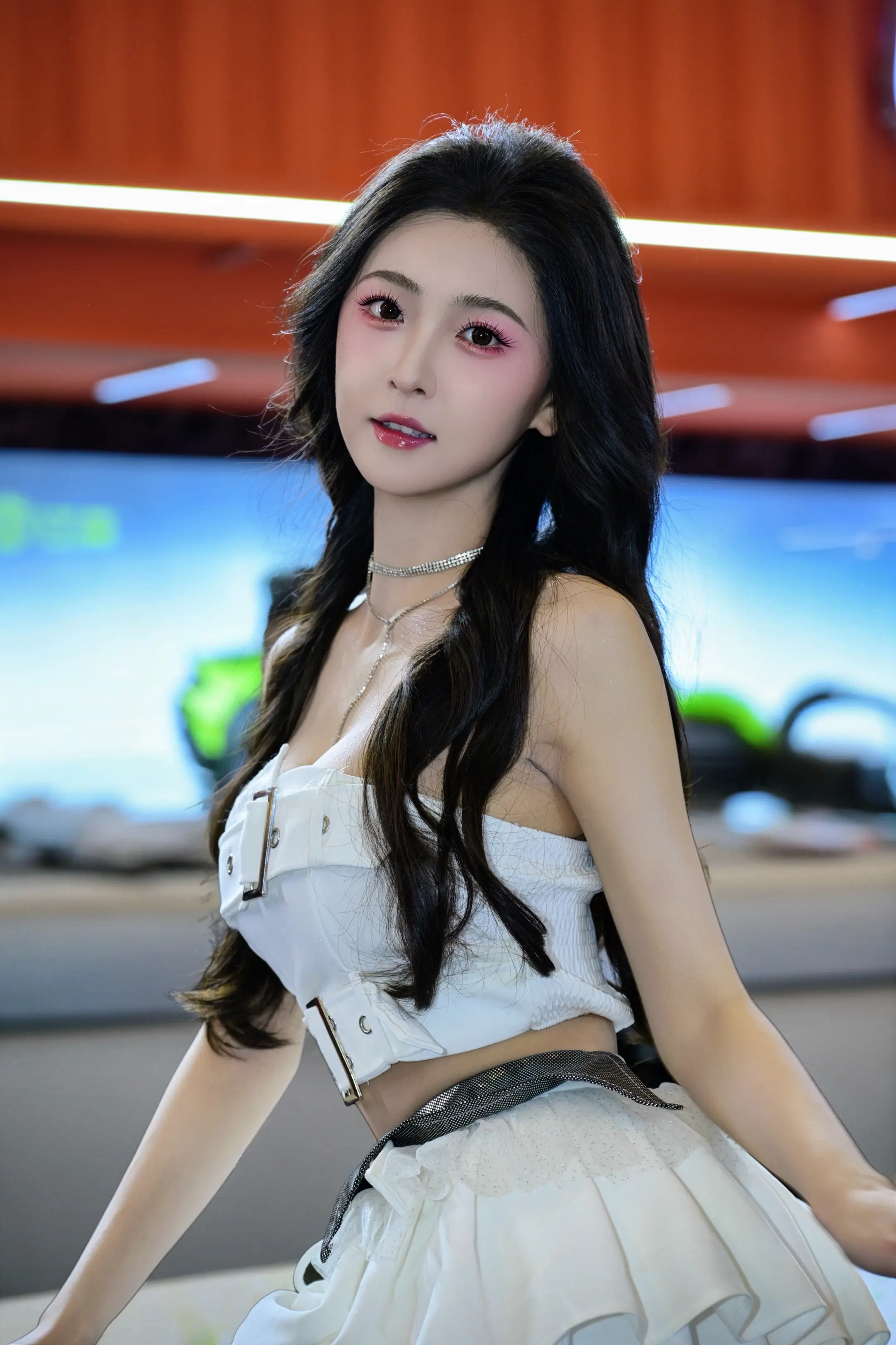 路过被萌晕~#高颜值美女 #清纯御姐 #超a #任绵绵 #车 - 抖音