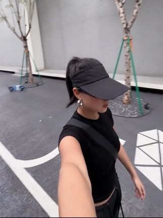 梨形身材?找不到适合自己的裤子?快试试这条跳伞裤。 #运动穿搭 #高级穿搭 #轻熟穿搭 #休闲裤 #工装裤穿搭