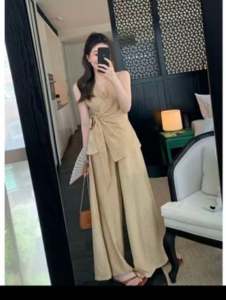 两件套设计感一片式绑带无袖小衫松紧高腰阔腿裤太高级了#夏季新款 #面料柔软舒适 #美出高级感 #套装阔腿裤