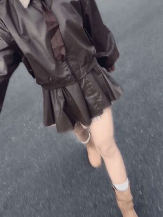 “总想做个,连发丝都温柔的女人,可改不掉 倔强的性格,嘴不甜 不够虚伪,不会眼说瞎话,永远直来直去…"#穿搭 #显瘦穿搭#韩系穿搭 #热门