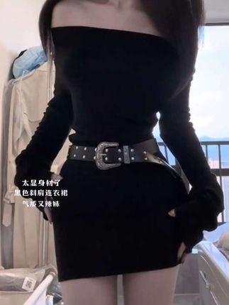 #辣妹穿搭#拽姐穿搭#被秋日氛围感穿搭拿捏了#纯欲天花板#谁穿谁好看