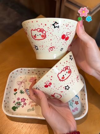 个位数能买到质感超好的釉下彩kitty碗!#餐具 #爱了爱了 #家居好物 #陪你精致生活 #真好看