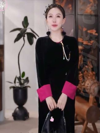 琼瑶金络真丝丝绒新中式连衣裙,古典韵味,自带精美押襟,优雅大气。#高级感穿搭#减龄气质#国风服饰#新中式连衣裙#双十一必买