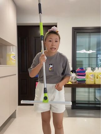 没用过魔术扫把的推荐一定要试试,用它拖地真的很轻松#魔术扫把 #魔术扫把刮水器 #魔术扫把干湿两用 #魔术扫把一拖即干不留痕 #魔术扫把刮水扫地两不误