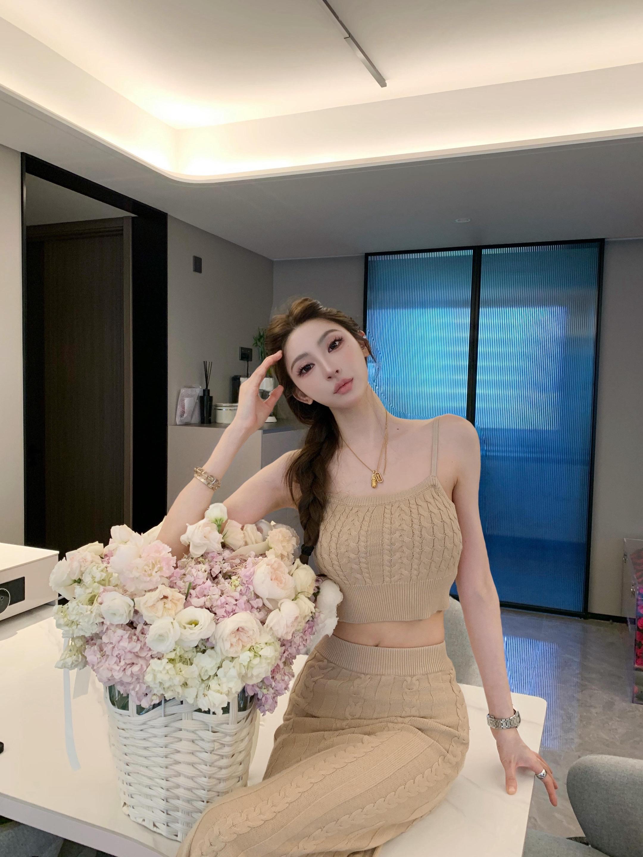 浅浅的期待一下秋天~#fproject上新 #早秋#浅浅期待秋天 #期待秋天的穿搭