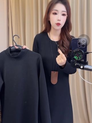 【(现货+运费险)秋冬长袖圆领黑色连衣裙极简A字长裙显瘦宽松打底裙#黑色连衣裙穿搭 #打底裙配大衣