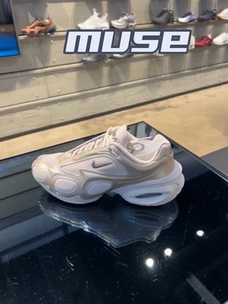 气垫鞋 超软呀脚感真的很好今天价格也合适赶紧来直播间看看吧#nike #气垫鞋#秋季鞋子