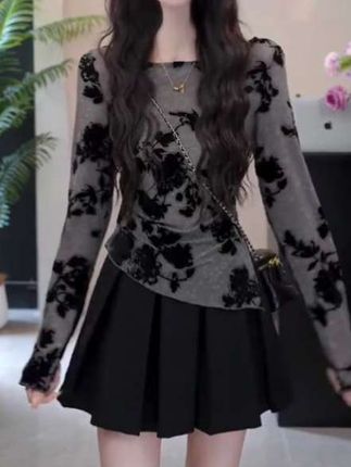 欧洲站高级感套装女2025年春秋新款碎花长袖t恤百褶半身裙两件套