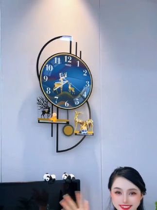 一个挂钟能撑起整个家的颜值#客厅挂钟 #创意挂钟 #挂钟 #适合挂在客厅的装饰画推荐