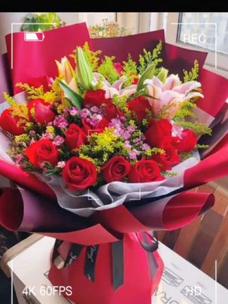 七夕节的11朵玫瑰花,你若盛开蝴蝶自来,七夕佳节柔情火热,九九玫瑰1314#鲜花 #强烈推荐 #情人节 #七夕
