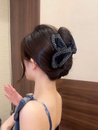 终于找到这款饱满后脑勺 盘发,马尾,半披发都可以用#抓夹 #鲨鱼夹 #头饰发饰 #优雅气质 #日常发型