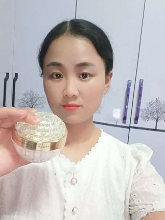 一直都在用的贵妇膏,真心好用#很服帖#好皮肤养出来 #自用好物分享 #提亮肤色#好东西一起分享