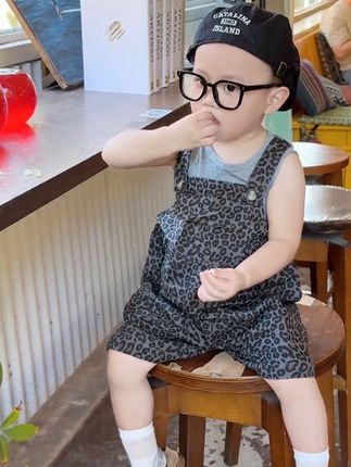 好可爱 果然背带裤里都装着可爱#高品质童装 #夏季穿搭 #人类幼崽穿搭 #夏天该有的样子 #萌娃搭配