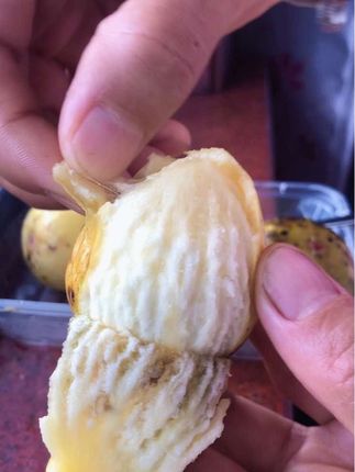 无花果的正确打开方式#新鲜无花果 #好甜好甜 #无花果熟啦 #青皮 #口感特别好