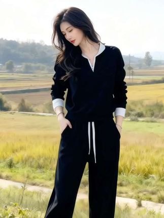 休闲风运动套装 2025秋季新款 韩版V领 宽松卫衣时尚#两件套#高级感穿搭 #小个子穿搭 #遮肉显瘦 #运动套装@巨量引擎小助手 (AI生成视频仅为展示效果,作为参考,服装具体细节以链接的详情描述为准!)
