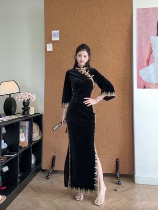 黑丝绒+金边太狠了!这件旗袍直接把“显瘦”焊在身上 #旗袍#改良旗袍#显瘦旗袍 #古风 #上热门