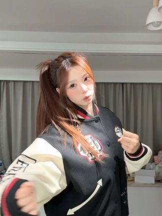 怎么我跳得一点都不帅。还有一种淡淡的搞笑 #文静内向的女孩#ch棒球服