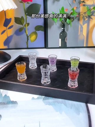 就这个价到手6只白酒杯,真的超好看超精致,每一个细节都做的很精致,加厚耐用易清洗,无铅玻璃材质用着也放心!放心冲吧!#杯子控 #玻璃杯 #酒杯#白酒杯#高颜值