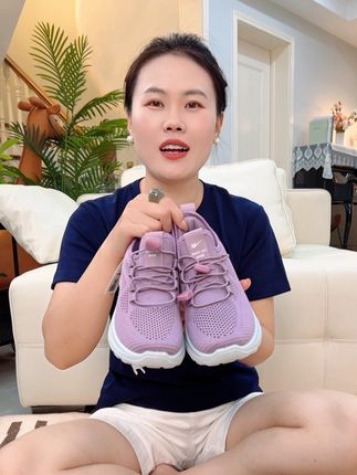 双星八特这双超轻健步鞋 好穿不累脚 快给妈妈安排上#百搭鞋子 #透气舒适 #好鞋推荐 #休闲鞋 #运动鞋