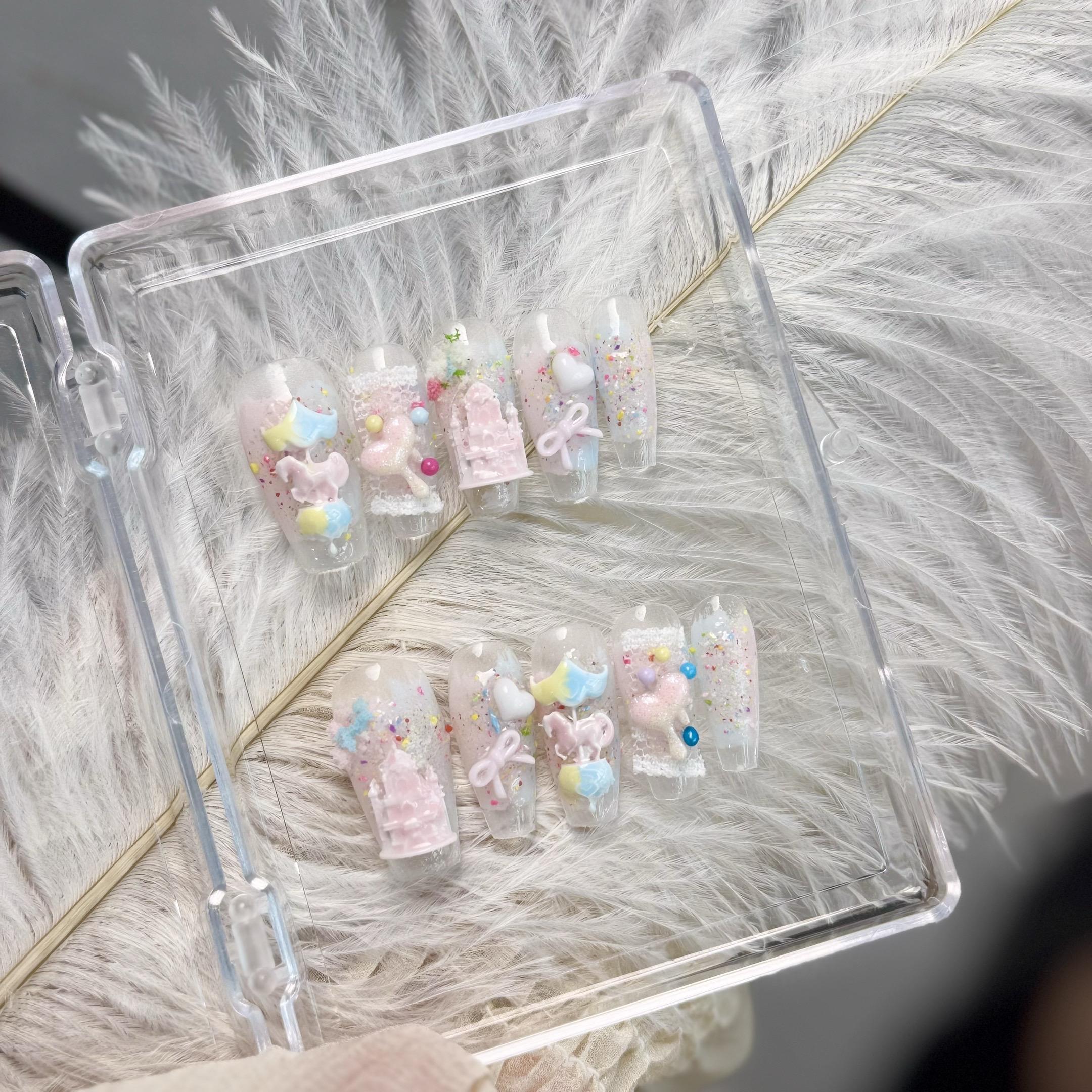 其实,没有情绪的日子,就很幸福#手绘美甲 #穿戴甲 #今日分享 #穿戴甲随意摘戴 #美甲彩绘