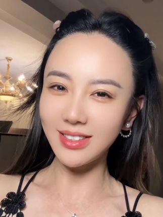 过了三十还想保持皮肤QQ弹的秘密就是它 本人亲测 良心推荐 这款OXYENERGY氧气能量胶原蛋白新西兰进口能够有效补充皮肤所需的胶原蛋白 每天睡前两颗让你的小🍎更加紧自高弹焕发活力 你看下面⬇️的链接5️⃣瓶到手149💰更划算 能吃大半年赶紧屯起来!#自用好物分享 #胶原蛋白 #女生必备