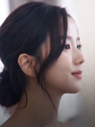 @JISOO 期待这个为时尚而生的女人闪耀巴黎时装周~#jisoo #金智秀jisoo #巴黎时装周