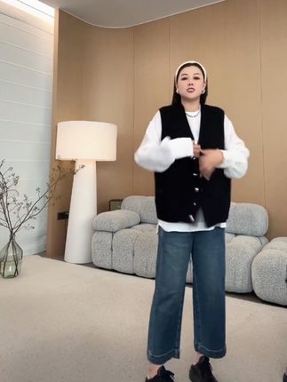 早秋百搭衬衣,袖口设计超精致,过几天搭配马甲穿也很好看哦#出游穿搭 #显瘦搭配 #大码女装 #早秋穿搭