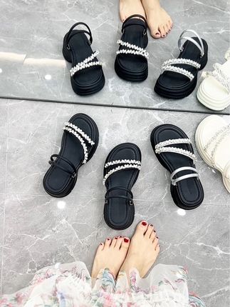 #夏季凉鞋 #好穿又好搭 #百搭鞋子 #凉拖鞋 #软底软面穿上超舒服