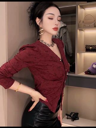 #原创 #小众设计感 #美出高级感 #谁穿谁好看 #气质穿搭 @DOU+小助手 @抖音小助手